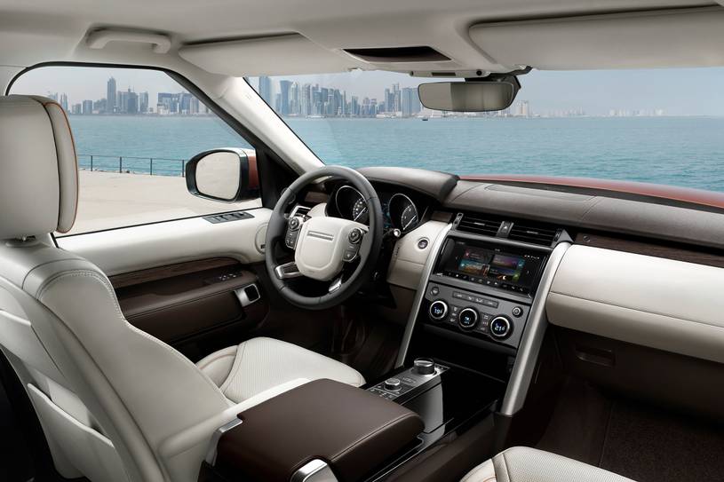 2020_land-rover_discovery_4dr-suv_hse-luxury-td6_i_oem_1_815